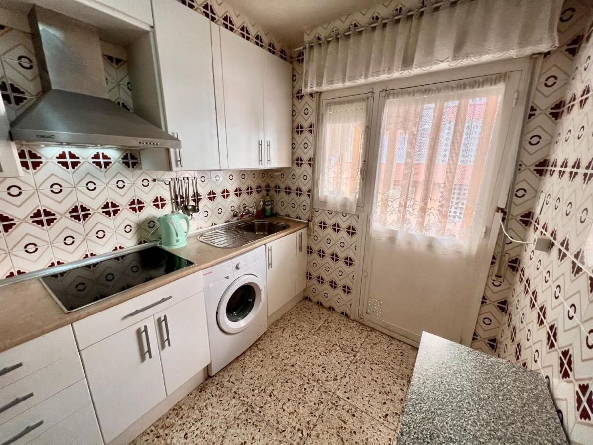 Uroczy Apartament Przy Playa De Los Locos Torrevieja Exteriör bild