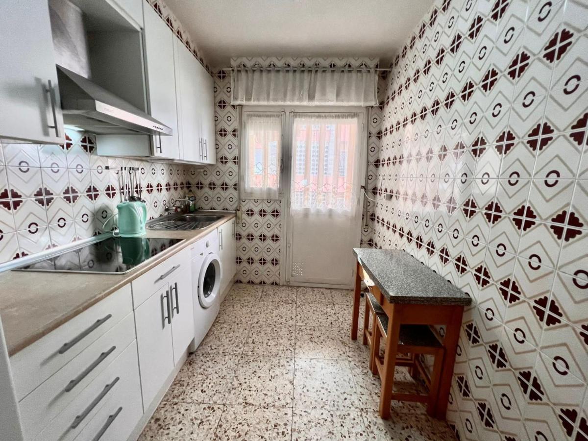 Uroczy Apartament Przy Playa De Los Locos Torrevieja Exteriör bild
